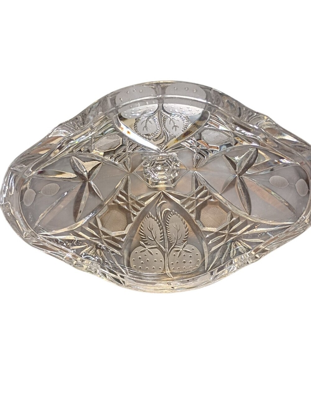 Clear Vintage Crystal Candy Dish With Lid and Pineapple and Floral Detailing - Picture 8 of 10